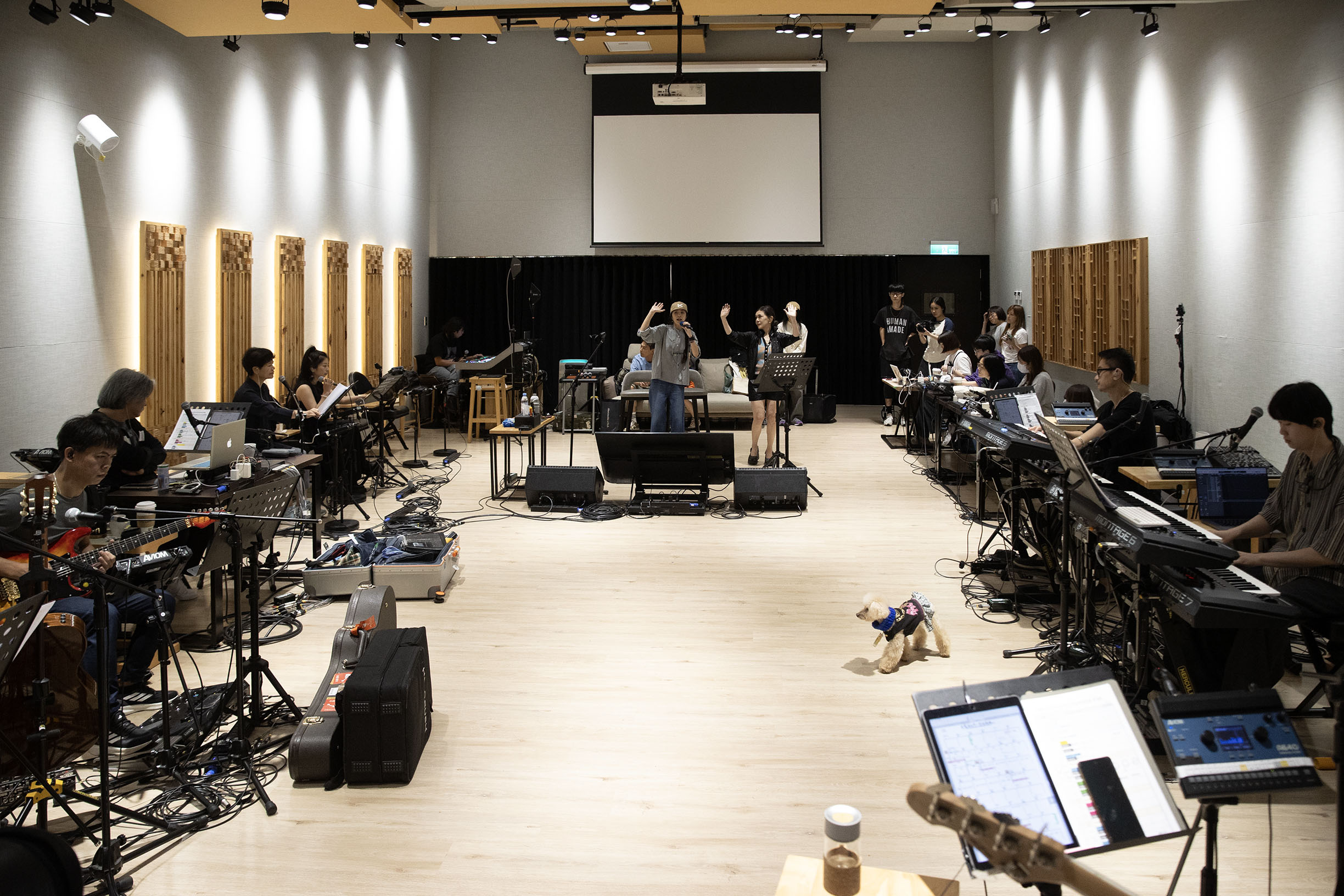 張清芳為長照募款 林心如被騙來講話 Ella陳嘉樺加碼〈來個蹦蹦〉 張清芳為長照募款 林心如被騙來講話 Ella陳嘉樺加碼〈來個蹦蹦〉