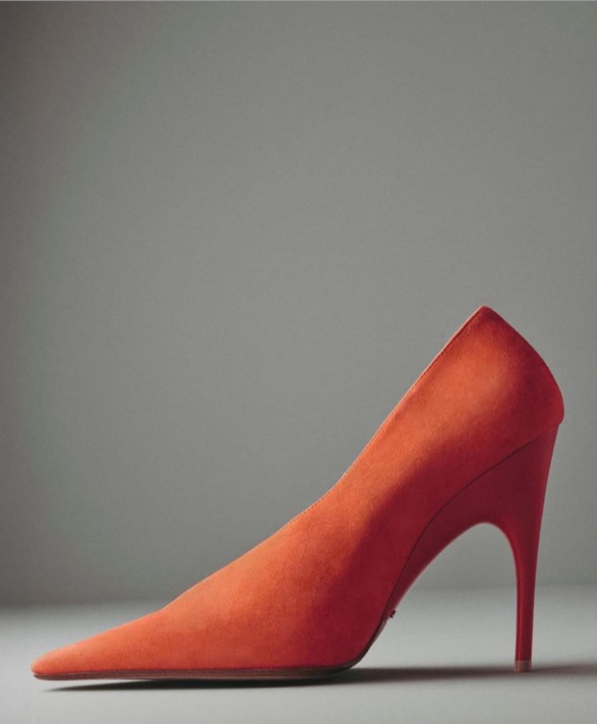 Balenciaga 踩動地球 Balenciaga 踩動地球