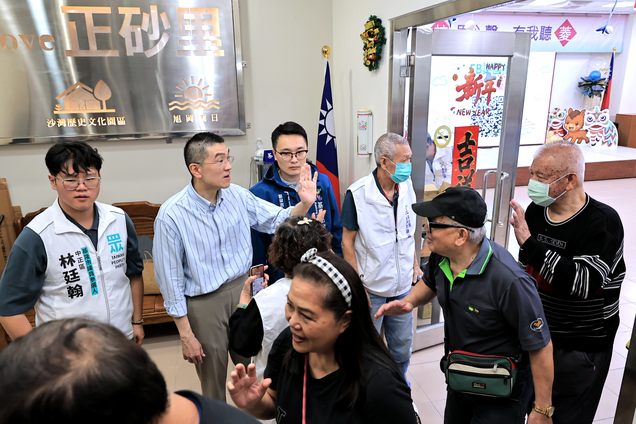 面對面傾聽民意 謝國樑率團隊到中正區說明施政藍圖 面對面傾聽民意 謝國樑率團隊到中正區說明施政藍圖