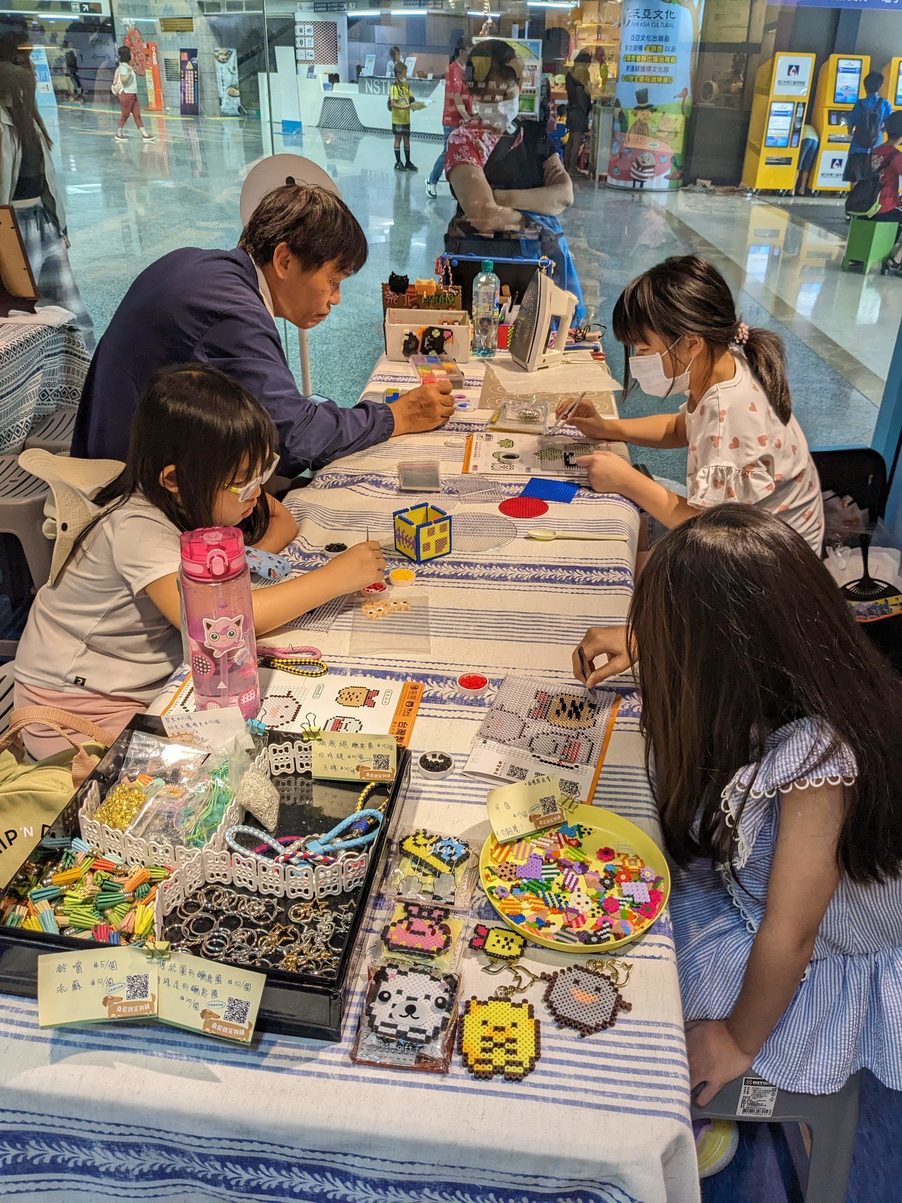 高雄「攤車經濟學」再升級 輔導計畫陪跑有成 七成品牌業績逆勢成長 成功開拓市場通路 高雄「攤車經濟學」再升級 輔導計畫陪跑有成 七成品牌業績逆勢成長 成功開拓市場通路