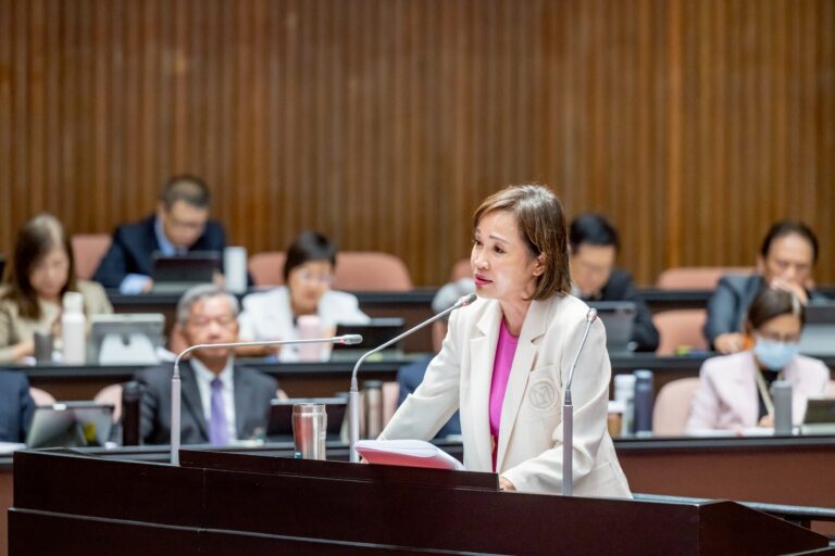 守護百萬勞工尊嚴　柯志恩提高雄首創《職場霸凌防治自治條例》　打造全國「反霸凌之都」