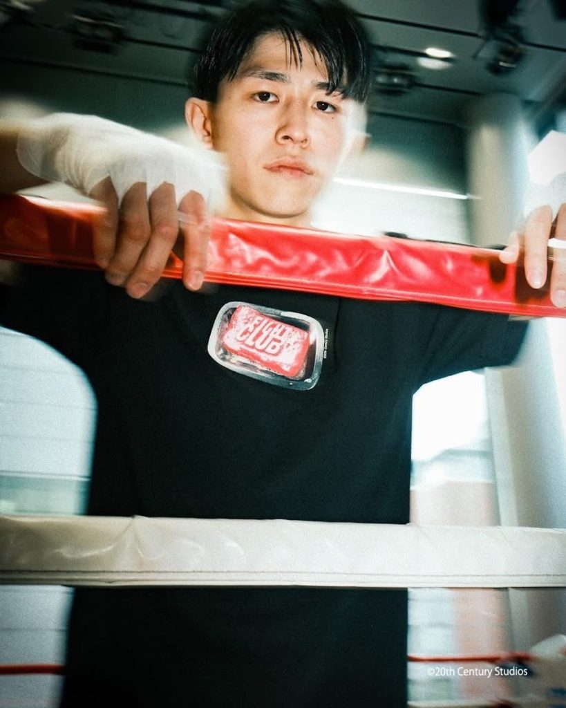 日本品牌 weber 重塑經典,推出大衛·芬查《搏擊會》聯名系列 日本品牌 weber 重塑經典,推出大衛·芬查《搏擊會》聯名系列