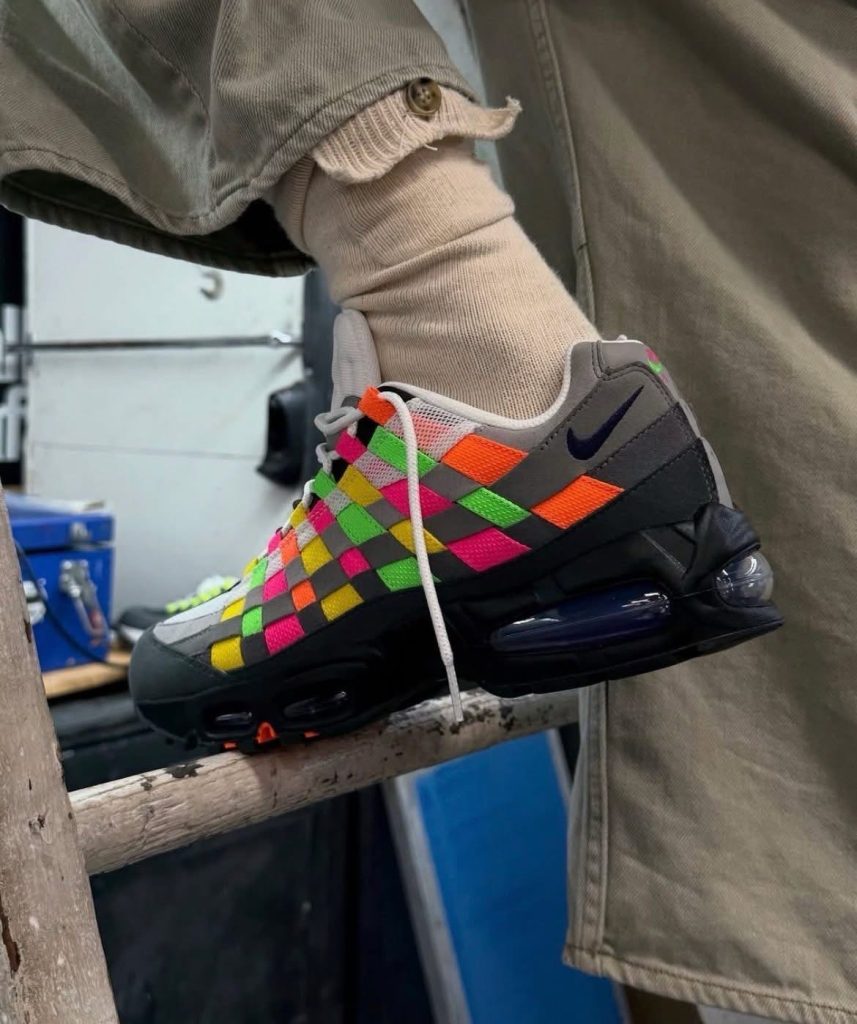 以為愚人節玩笑?賦予Post-it黃Air Max 95 Big Bubble今夏炫目登場 以為愚人節玩笑?賦予Post-it黃Air Max 95 Big Bubble今夏炫目登場