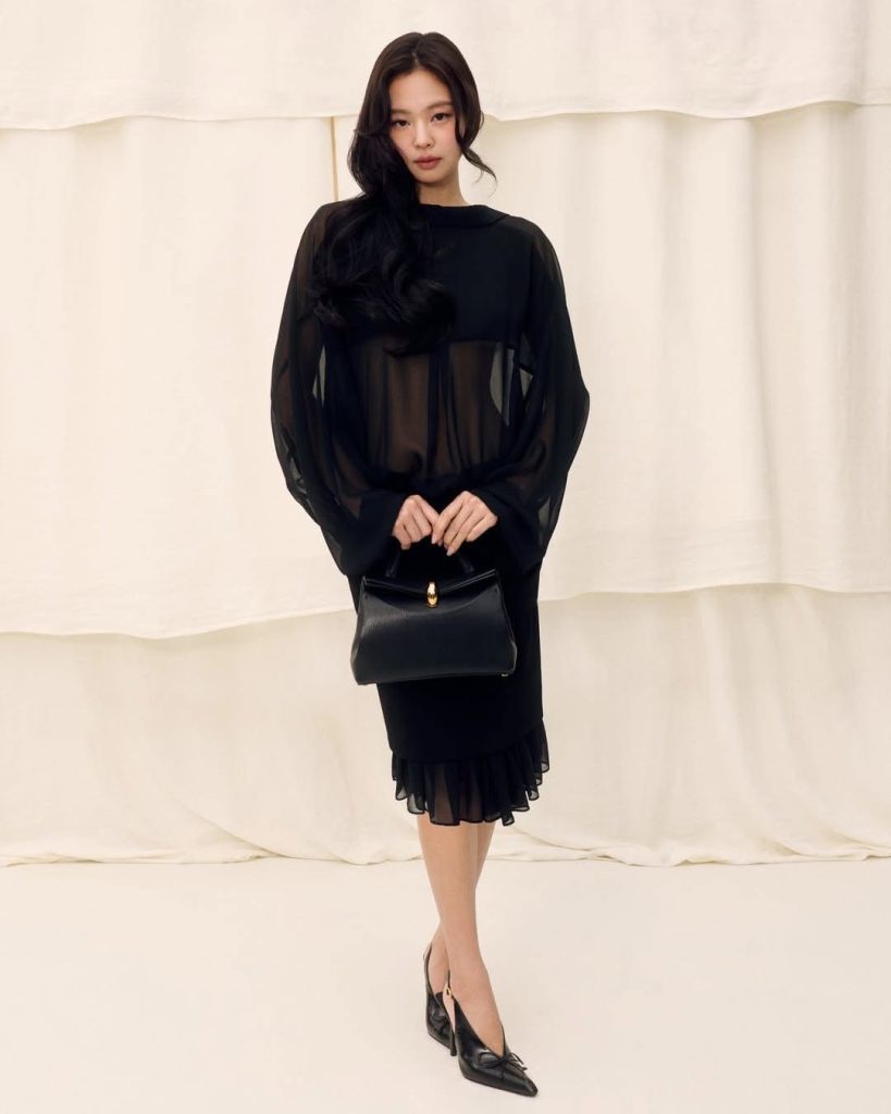 JENNIE現身首爾Museum SAN,力撐JACQUEMUS x Veuve Clicquot聯乘La Grande Dame 2018活動 JENNIE現身首爾Museum SAN,力撐JACQUEMUS x Veuve Clicquot聯乘La Grande Dame 2018活動