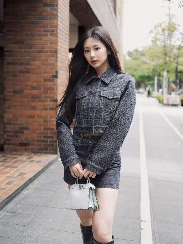 野生子瑜現身台北街頭!零修圖素顏照曝光,網讚爆:真的是仙女下凡 野生子瑜現身台北街頭!零修圖素顏照曝光,網讚爆:真的是仙女下凡