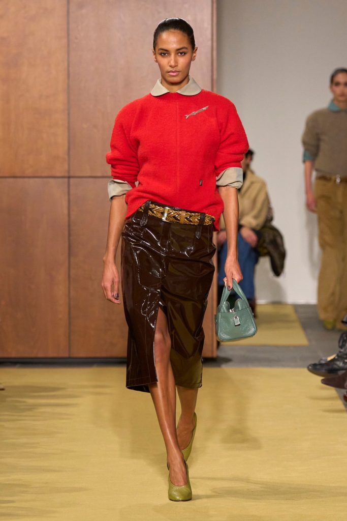 像女孩一樣奔跑:Tory Burch的女性主義時尚革命 像女孩一樣奔跑:Tory Burch的女性主義時尚革命