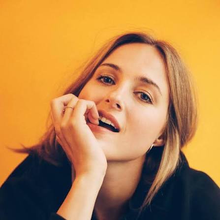 人物專欄 她從北歐森林走上紅毯:雷娜特·瑞斯維,那個不裝的影后 人物專欄 她從北歐森林走上紅毯:雷娜特·瑞斯維,那個不裝的影后