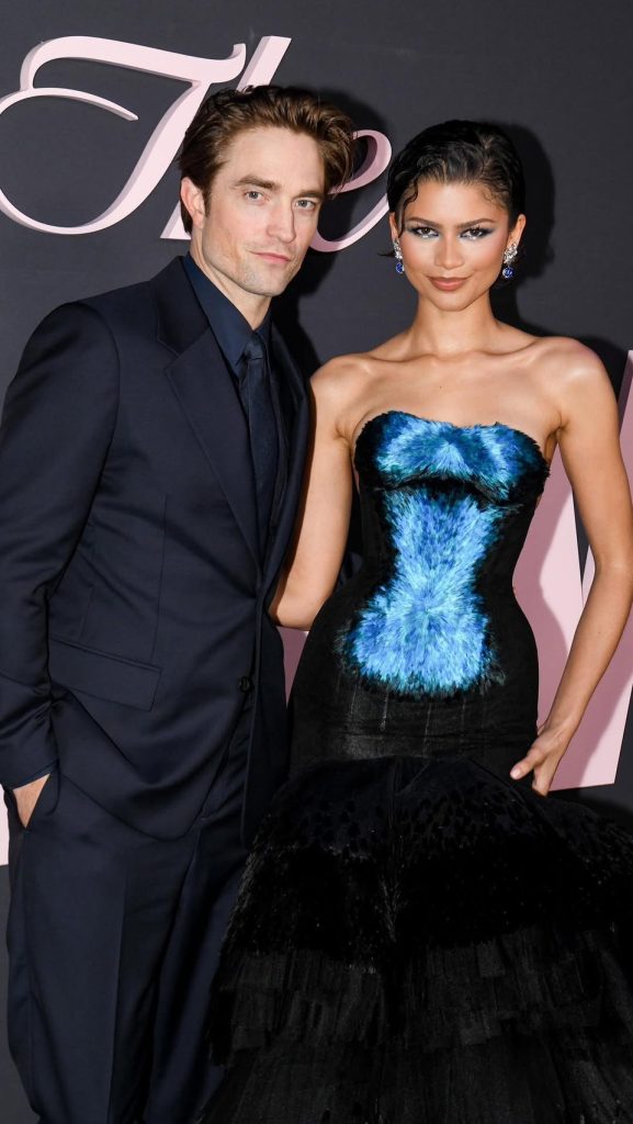 影壇驚喜!Zendaya 身穿《暮光之城》Tee 現身倫敦謝票 影壇驚喜!Zendaya 身穿《暮光之城》Tee 現身倫敦謝票