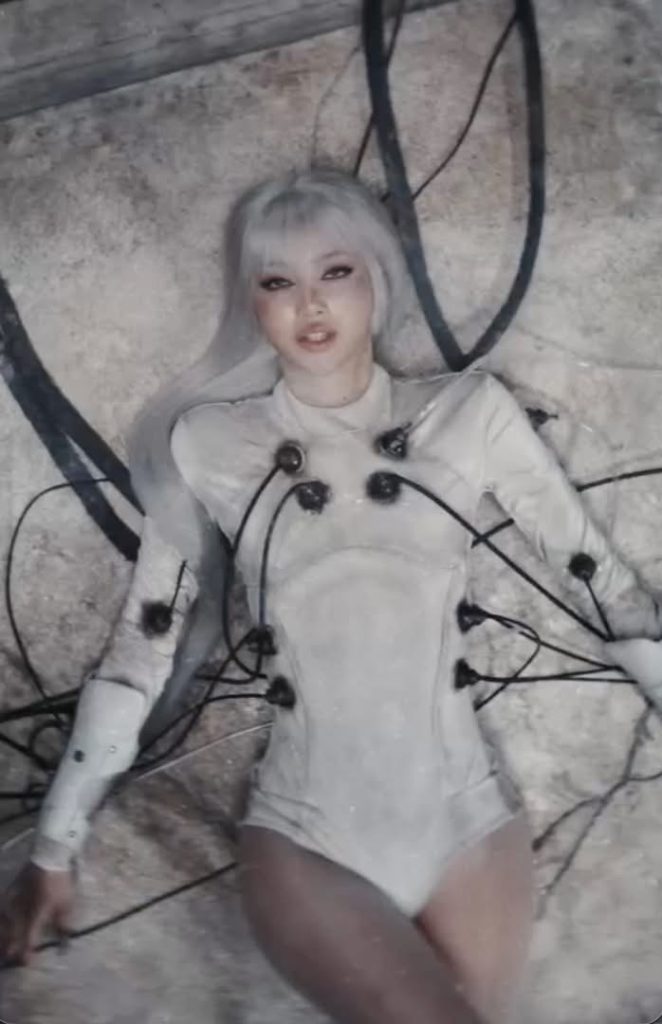 全球焦點:LISA 攜手 Anyma 譜寫科幻新章,合作單曲〈Bad Angel〉震撼釋出 全球焦點:LISA 攜手 Anyma 譜寫科幻新章,合作單曲〈Bad Angel〉震撼釋出