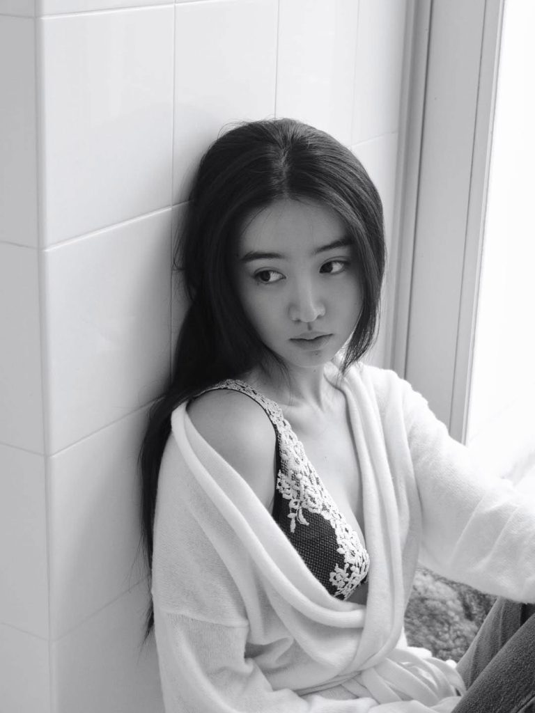 木村姐妹花合體!心美掌鏡捕捉光希迷人丰采,演繹花叢間的性感浪漫 木村姐妹花合體!心美掌鏡捕捉光希迷人丰采,演繹花叢間的性感浪漫