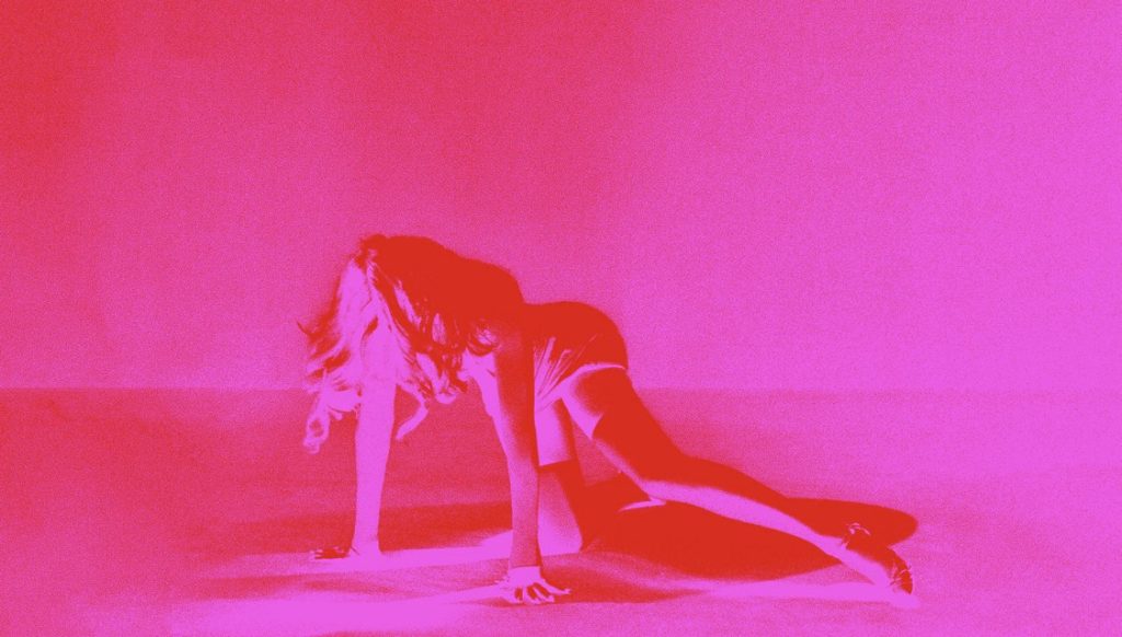 天后回歸舞池!瑪丹娜新專輯《Confessions II》七月降臨,官網預購即刻開跑 天后回歸舞池!瑪丹娜新專輯《Confessions II》七月降臨,官網預購即刻開跑