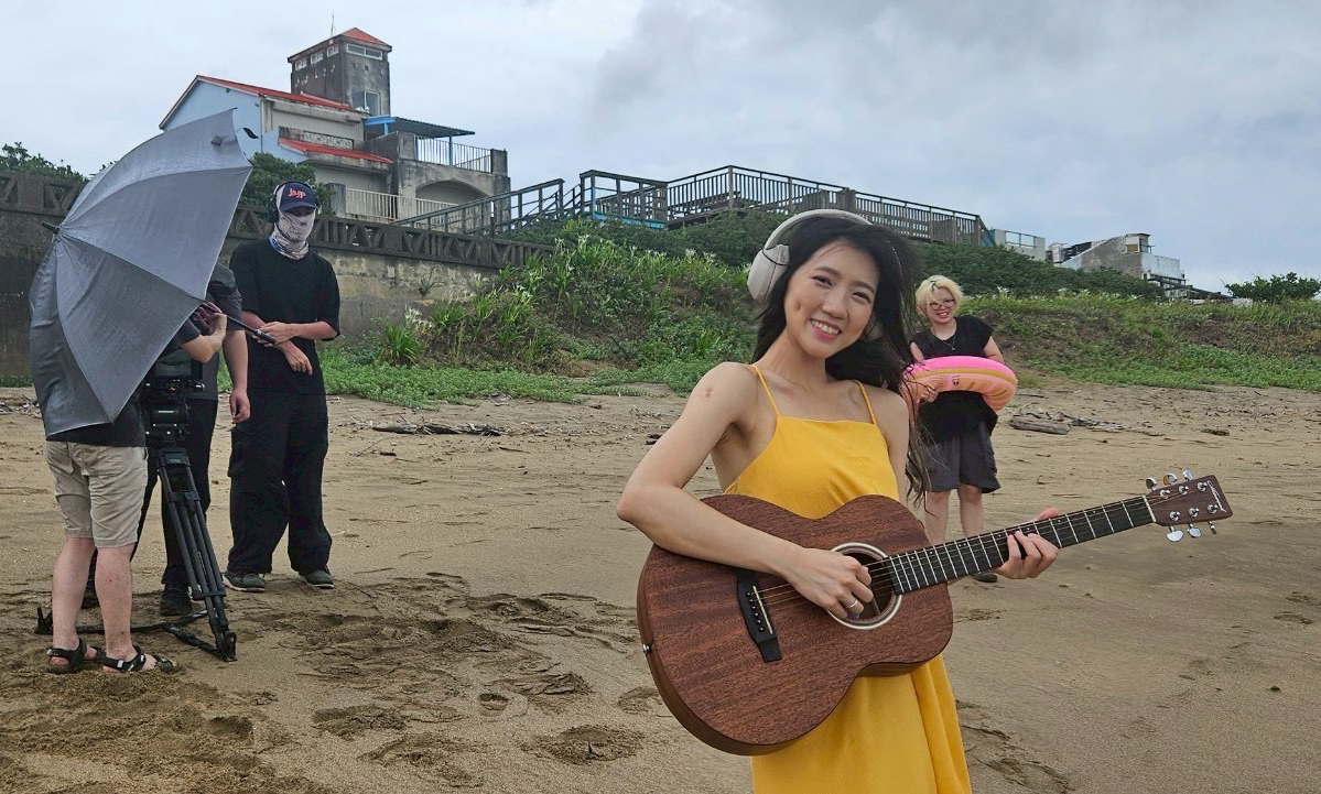 林希子21字神曲拍MV遇颱風!直接殺北海岸淺水灣 淋到全濕照拍超拚 林希子21字神曲拍MV遇颱風!直接殺北海岸淺水灣 淋到全濕照拍超拚