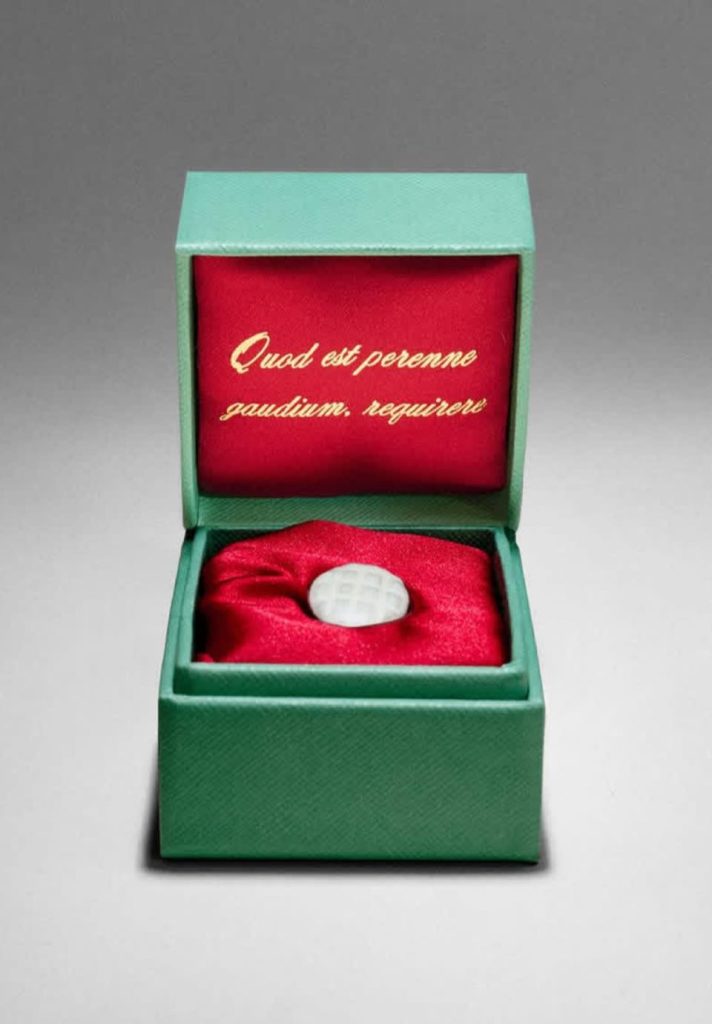 《暗黑浪漫風》 Valentino的古典與古怪 《暗黑浪漫風》 Valentino的古典與古怪