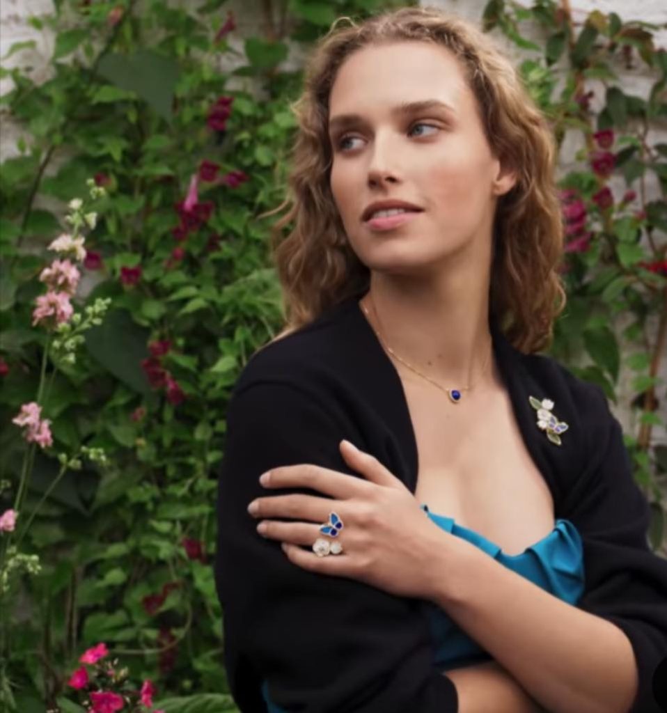 《花下、指尖;枝上、春風》 Van Cleef & Arpels 春日幸運寓言 《花下、指尖;枝上、春風》 Van Cleef & Arpels 春日幸運寓言