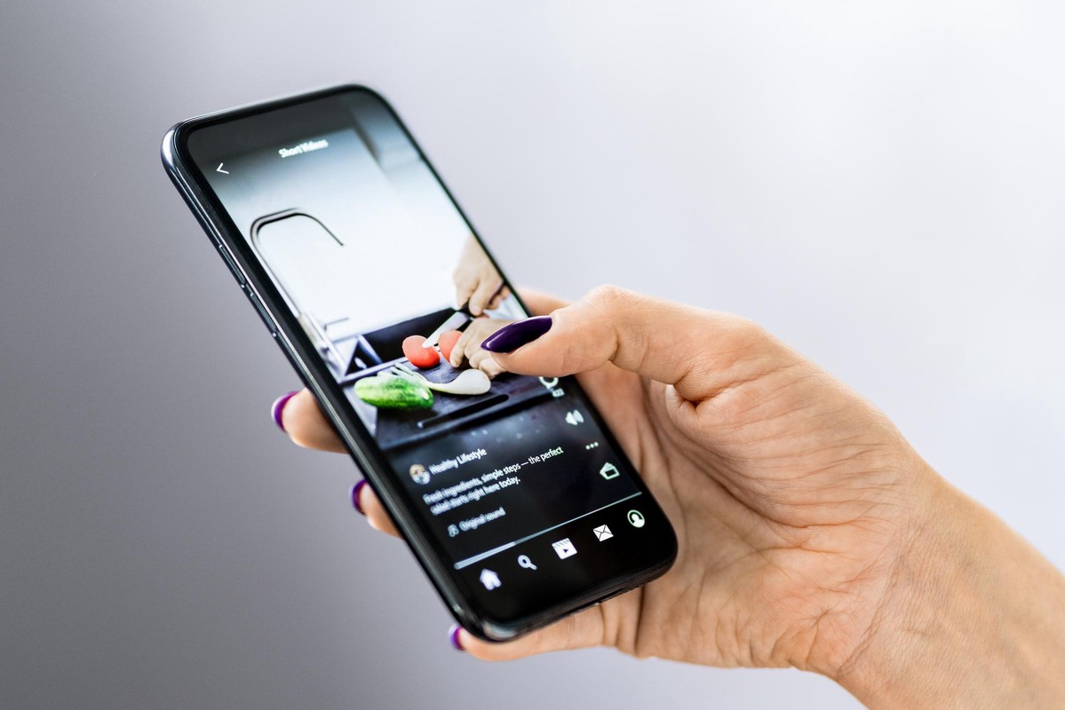 AI投資全面爆發 晶片設備、廣告與能源競賽同步升溫 AI投資全面爆發 晶片設備、廣告與能源競賽同步升溫