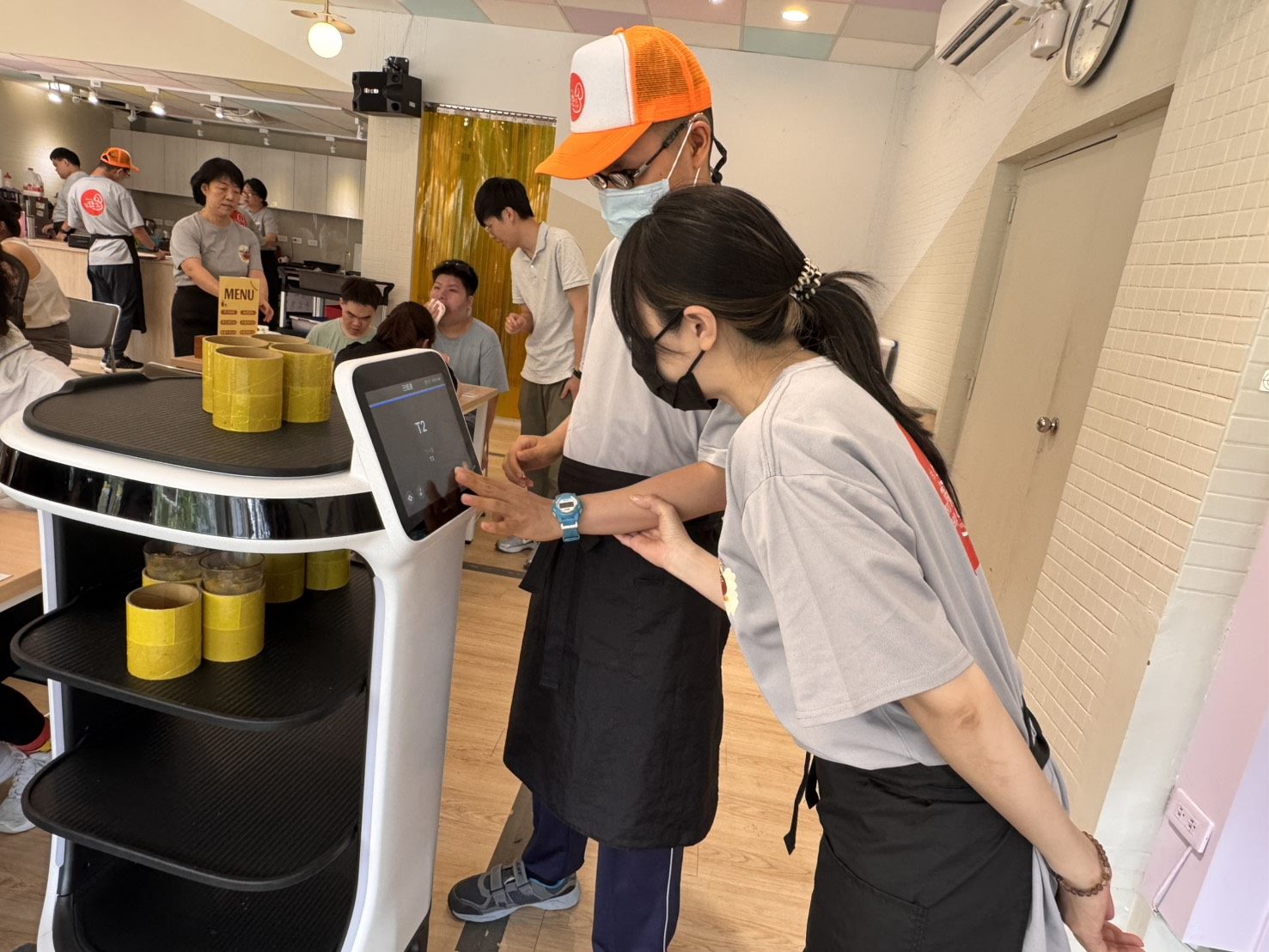 AI走進校園!送餐機器人 servi+ 進駐臺北啟明學校 開啟智慧無障礙學習新篇章 AI走進校園!送餐機器人 servi+ 進駐臺北啟明學校 開啟智慧無障礙學習新篇章