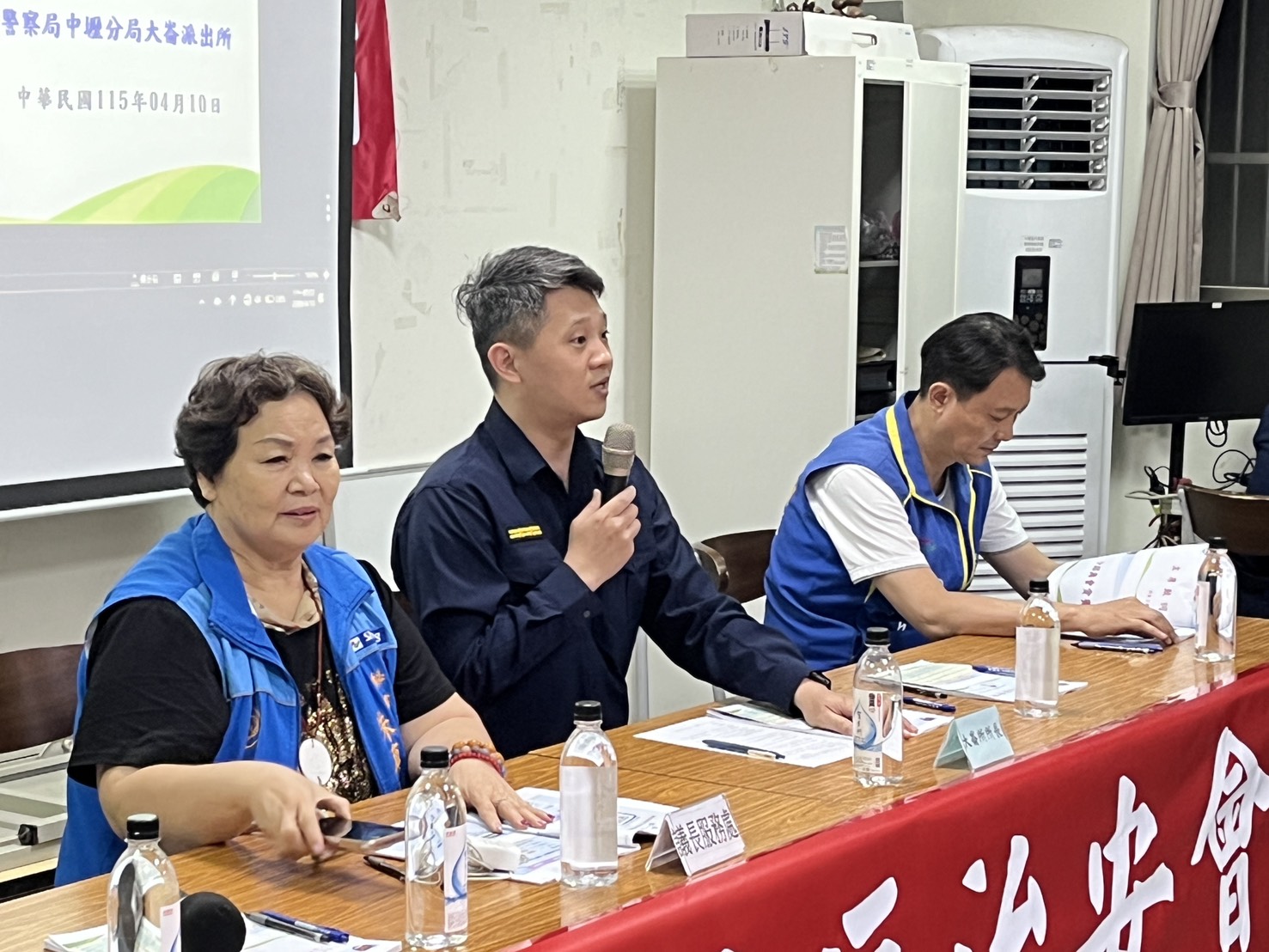 中壢大崙所進駐崇德宮辦「治安會議」 警:強化社區防詐反毒 中壢大崙所進駐崇德宮辦「治安會議」 警:強化社區防詐反毒