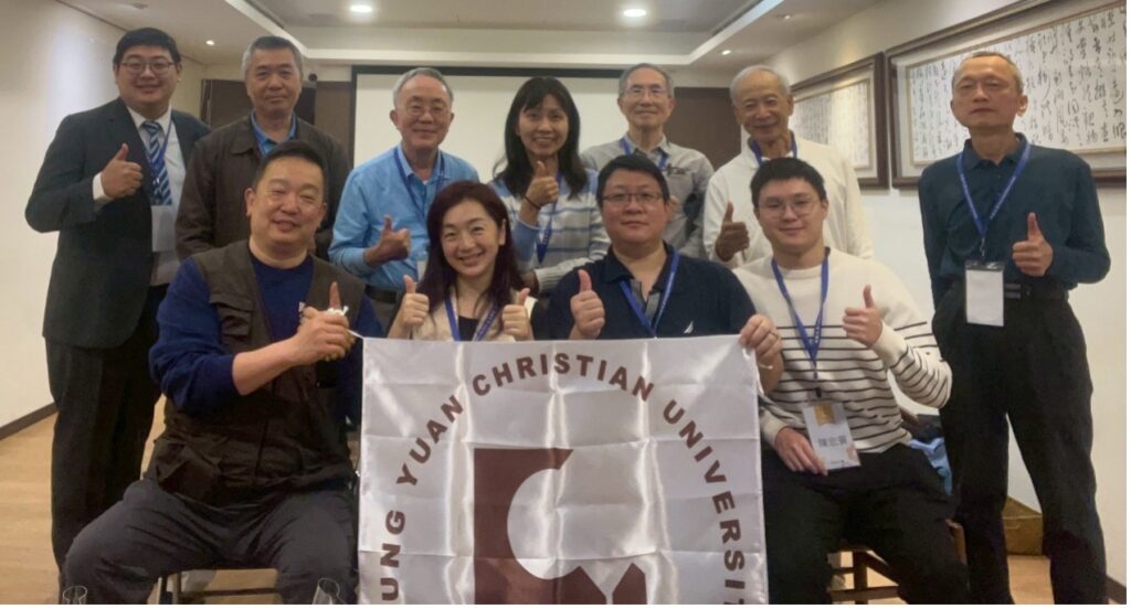 中原大學台北校友會推動傳承互助與公益布局 中原大學台北校友會理監事會議全體合影。理監事團隊齊心協力,共築2026年永續發展與校友互助新藍圖。圖/中原大學台北校友會提供