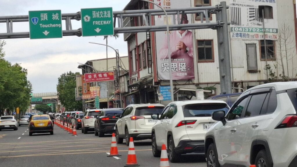 清明塞車噩夢 國5北向「紫爆」時速7 清明塞車噩夢 國5北向「紫爆」時速7