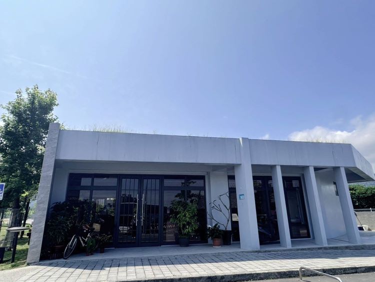 都會也能嚐原鄉滋味 溪洲聚落「水泉的灶」開幕 20 《圖說》賣店餐廳外觀。〈原民局提供〉