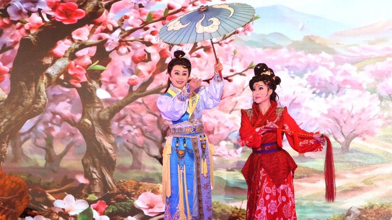 新北巷弄藝起來6/6登場 《李靖斬龍》揭開序幕 14 《圖說》明華園戲劇總團《李靖斬龍》取材自民間傳說與神話故事,由歌仔戲無敵小生孫翠鳳精采演出。〈文化局提供〉