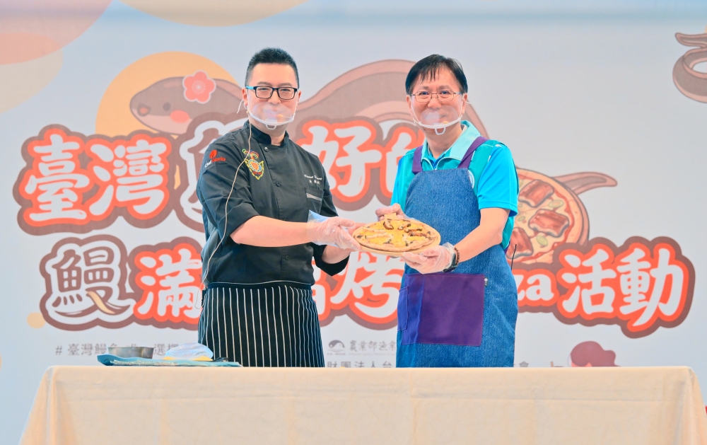 千人試吃烤鰻好評如潮 母親節推出鰻魚PIZZA幸福上桌 52 03%E6%AF%8D%E8%A6%AA%E7%AF%80%E6%8E%A8%E5%87%BA%E9%B0%BB%E9%AD%9APIZZA%E5%B9%B8%E7%A6%8F%E4%B8%8A%E6%A1%8C %E5%89%AF%E6%9C%AC