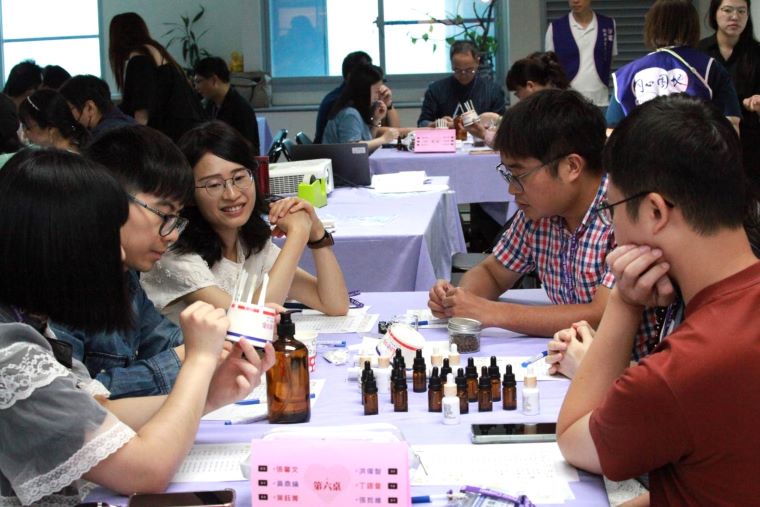 香氛體驗結合數位配對 台電北北區處單身聯誼覓良緣 香氛體驗結合數位配對 台電北北區處單身聯誼覓良緣
