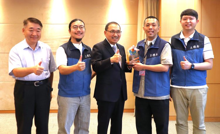 新北建照AI輔助審查奪智慧城市創新獎 侯:打造宜居智慧城 新北建照AI輔助審查奪智慧城市創新獎 侯:打造宜居智慧城
