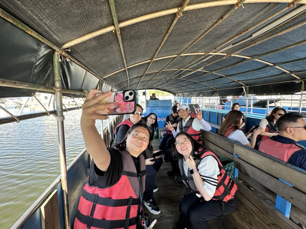 航向南臺灣! 南區觀光圈攜手長榮航空 力邀12大香港指標旅遊業者擴大引客 13 %E4%B8%83%E8%82%A1%E7%94%9F%E6%85%8B%E9%81%8A%E6%B9%96%E8%88%87%E7%83%A4%E8%9A%B5%EF%BC%8C%E8%AE%93%E9%A6%99%E6%B8%AF%E6%A5%AD%E8%80%85%E6%84%9F%E5%8F%97%E9%9B%B2%E5%98%89%E5%8D%97%E6%BF%B1%E6%B5%B7%E5%9C%B0%E5%8D%80%E7%B6%93%E5%85%B8%E7%89%B9%E8%89%B2