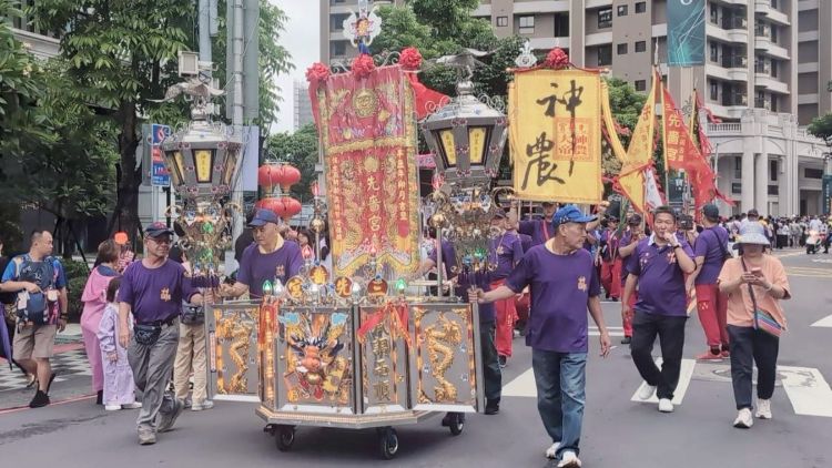 山邊媽祖首度北巡三蘆賜福 二重派出所接駕祈求治安平穩 56 《圖說》山邊媽祖聖駕首度巡經新北市三重、蘆洲地區,並於行經三重分局二重派出所時停駕賜福。〈三重分局提供〉