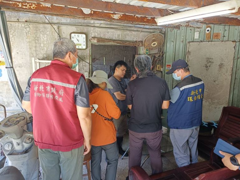 端午防疫不鬆懈 新北重大豬病兵推建構跨局處防護網 39 《圖說》養豬場聯合稽查。〈動保處提供〉