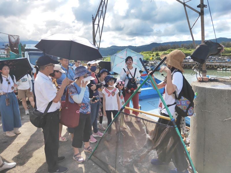 從蹦火仔到石滬修復 新北「三萬金文旅」7/1中午報名 50 《圖說》以「金山磺火捕魚蹦火仔」結合在地漁村文化生活圈,於7月12日、8月1、9日推出行旅導覽體驗。〈文化局提供〉