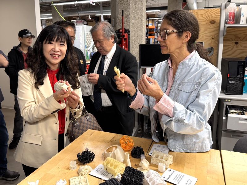 智慧製造秀實力 新北20企業芝加哥拓展北美市場有成 21 《圖說》新北市出口拓銷團參訪創新中心mHUB,了解美國新創產業生態。〈經發局提供〉