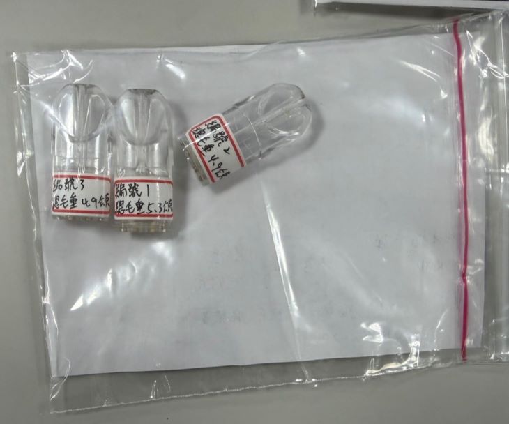 新莊警深夜強勢執法 分局長親督路檢展現毒駕零容忍 18 《圖說》查扣徐男證物。〈新莊分局提供〉