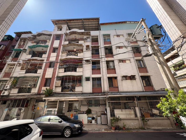 海砂屋重建再添成功案 新店自主都更開工 32 《圖說》新店區行政段236地號等2筆土地都更案更新前照片。〈都更處提供〉