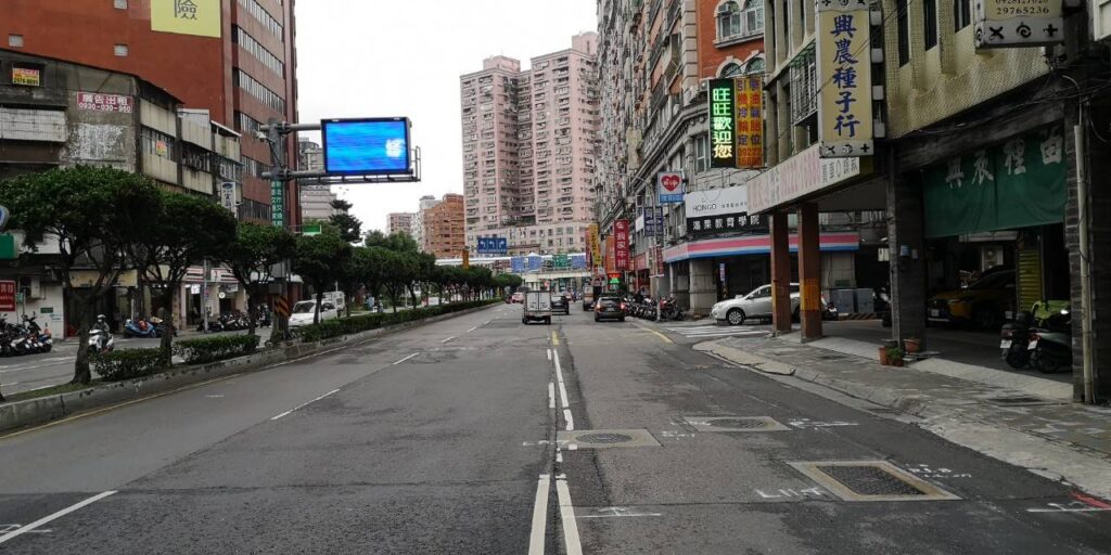 新北道路銑鋪施工 八里中山路、三重重新路夜間封閉 12 %E9%A4%8A%E5%B7%A5%E8%99%95%E5%B0%87%E6%96%BC6%E6%9C%8812%E6%97%A5%E8%87%B314%E6%97%A5%E3%80%8126%E6%97%A5%E8%87%B328%E6%97%A5%E5%A4%9C%E9%96%93%E8%BE%A6%E7%90%86%E4%B8%89%E9%87%8D%E5%8D%80%E9%87%8D%E6%96%B0%E8%B7%AF%E4%B8%89%E3%80%81%E5%9B%9B%E6%AE%B5%E9%8A%91%E9%8B%AA%E5%B7%A5%E7%A8%8B%EF%BC%8C%E5%B0%87%E5%B0%81%E9%96%89%E9%87%8D%E6%96%B0%E6%A9%8B%E9%87%8D%E6%96%B0%E8%B7%AF%E5%BC%95%E9%81%93%E4%B9%8B%E6%B1%BD%E8%BB%8A%E9%81%93%E5%8F%8A%E6%A9%9F%E8%BB%8A%E9%81%93