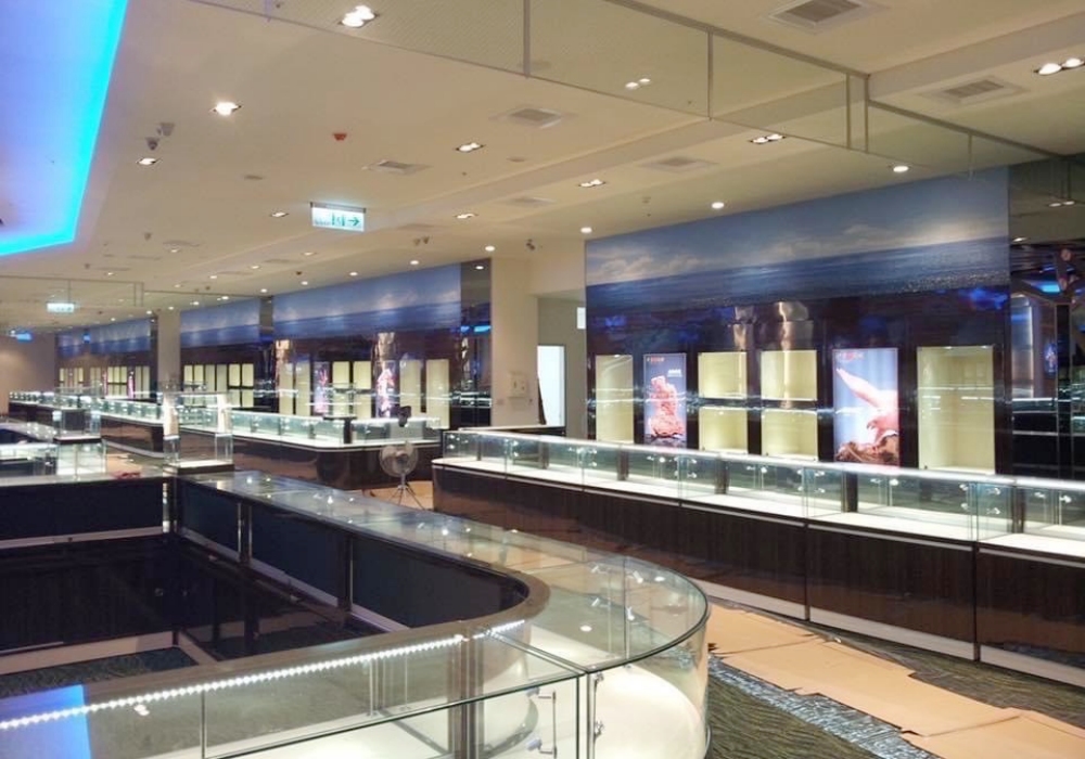 客製化展示櫃不只是收納工具 建發玻璃櫥窗行以兩代傳承打造MIT展示空間美學 5 020616008