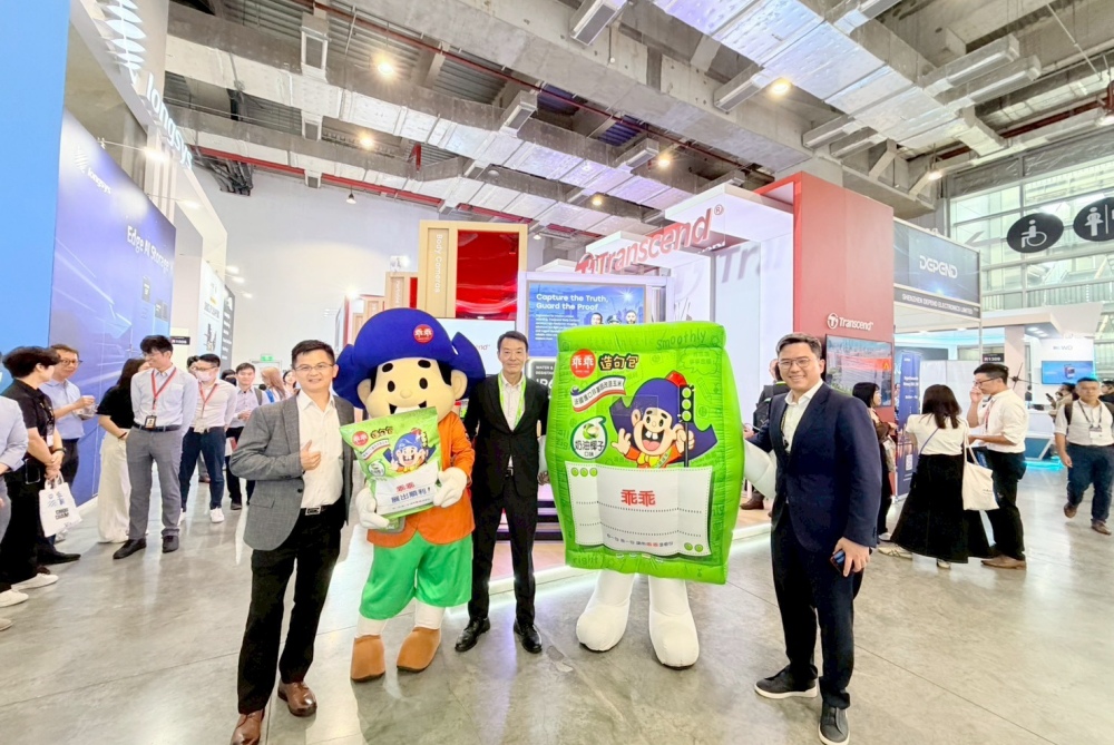 國民保庇神物再現!乖乖巡迴 COMPUTEX 陪伴台灣科技業穩定向前 27 030603006