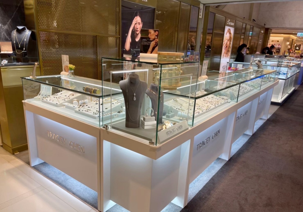 客製化展示櫃不只是收納工具 建發玻璃櫥窗行以兩代傳承打造MIT展示空間美學 6 030616009