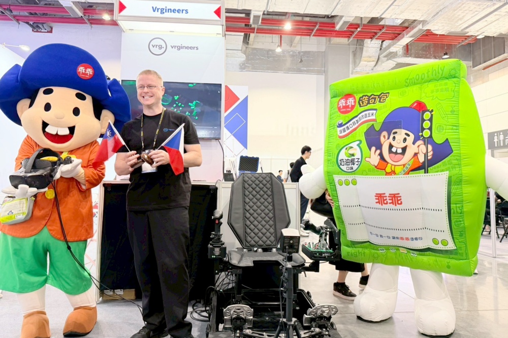 國民保庇神物再現!乖乖巡迴 COMPUTEX 陪伴台灣科技業穩定向前 28 040603007