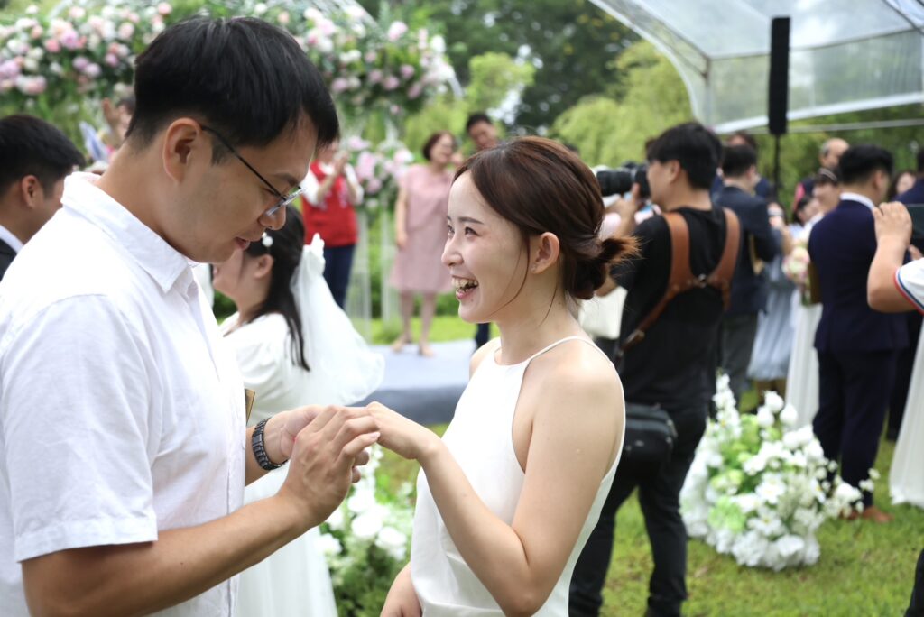 南投集團結婚玩很大 21對新人搭氦氣球「飛向宇宙」見證浪漫 47 S 48390178