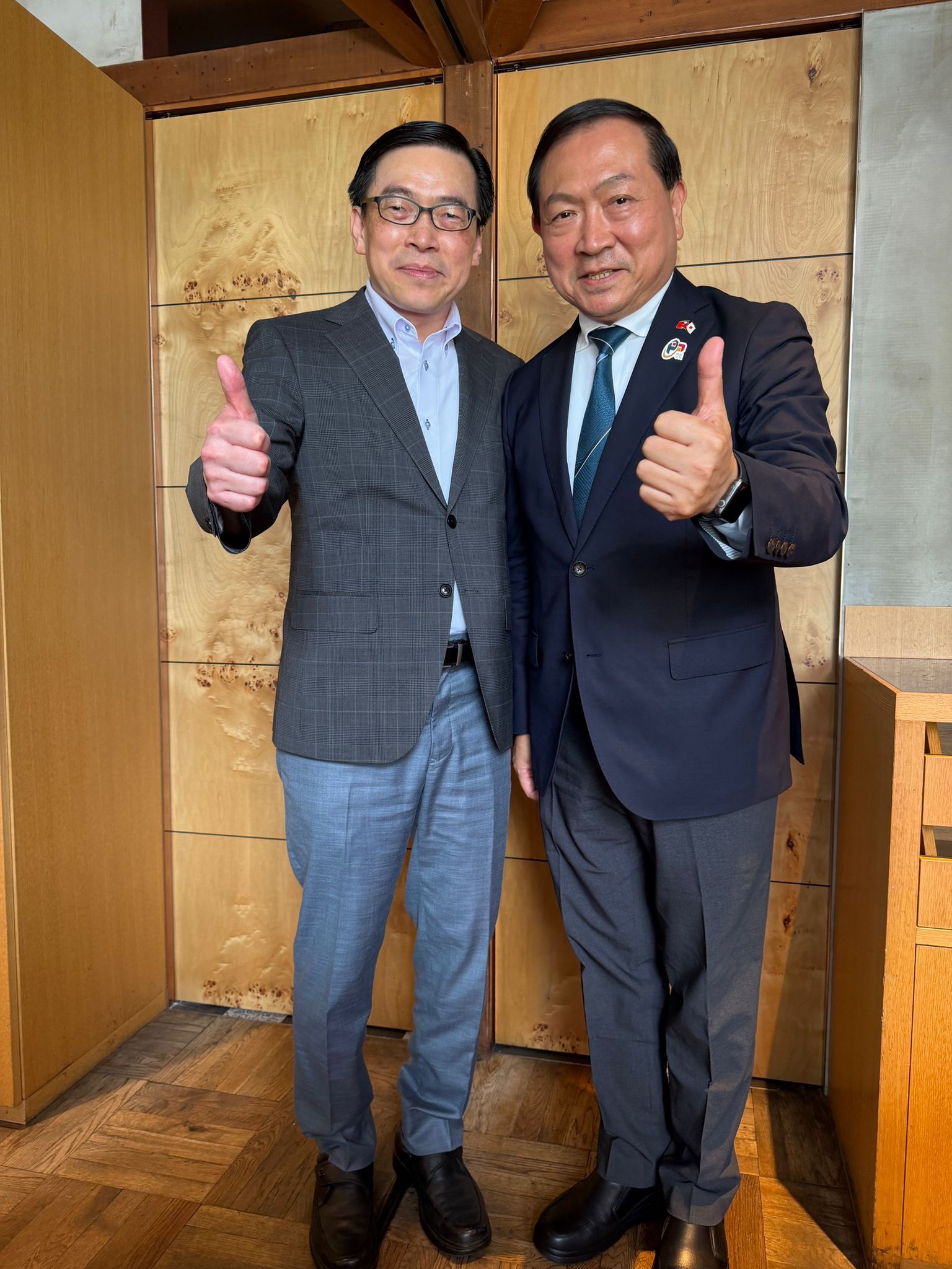 台日文化傳承交流協會拜會駐大阪代表處 推動臺灣文化暨華語教育 6 line oa chat 260531 221206