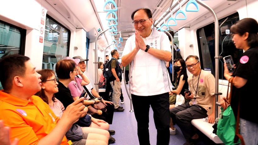 捷運成果回饋鄉親 三鶯線2300位里民搶先試乘見證幸福啟程 捷運成果回饋鄉親 三鶯線2300位里民搶先試乘見證幸福啟程