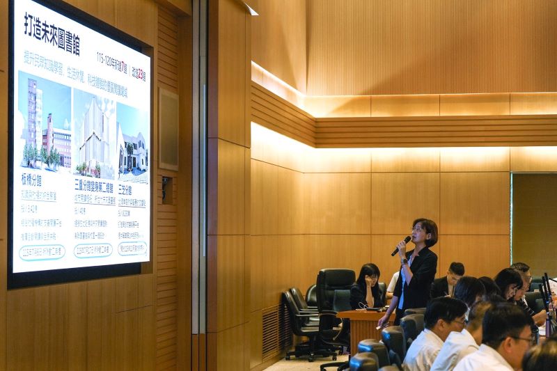 從閱讀空間到街頭展演 新北以文化建設打造城市生活感 39 《圖說》文化局長張䕒育今日於市政會議進行專題報告,以「文化融入日常生活、藝文構築幸福城市、傳承攜手世代同行」三大主軸,分享近年文化施政成果。〈文化局提供〉