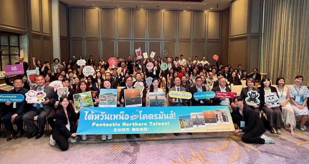 基北北桃七月前進泰國 搶攻東南亞觀光市場 24 %E6%96%B0%E5%8C%97%E5%B8%82%E3%80%81%E8%87%BA%E5%8C%97%E5%B8%82%E3%80%81%E5%9F%BA%E9%9A%86%E5%B8%82%E5%8F%8A%E6%A1%83%E5%9C%92%E5%B8%82%E5%85%B1%E5%90%8C%E5%89%8D%E5%BE%80%E6%B3%B0%E5%9C%8B%E8%BE%A6%E7%90%86%E8%A7%80%E5%85%89%E6%8E%A8%E5%BB%A3%E6%B4%BB%E5%8B%95%EF%BC%8C%E4%BB%A5%E5%8C%97%E8%87%BA%E7%81%A3%E5%8D%80%E5%9F%9F%E6%97%85%E9%81%8A%E5%93%81%E7%89%8C%E5%90%91%E7%95%B6%E5%9C%B0%E6%97%85%E9%81%8A%E6%A5%AD%E8%80%85%E6%8E%A8%E5%BB%A3%E5%A4%9A%E5%85%83%E6%97%85%E9%81%8A%E9%AD%85%E5%8A%9B%EF%BC%8C%E6%94%9C%E6%89%8B%E6%93%B4%E5%B1%95%E6%B3%B0%E5%9C%8B%E4%BE%86%E8%87%BA%E6%97%85%E9%81%8A%E5%B8%82%E5%A0%B4%E7%89%88%E5%9C%96%E3%80%82