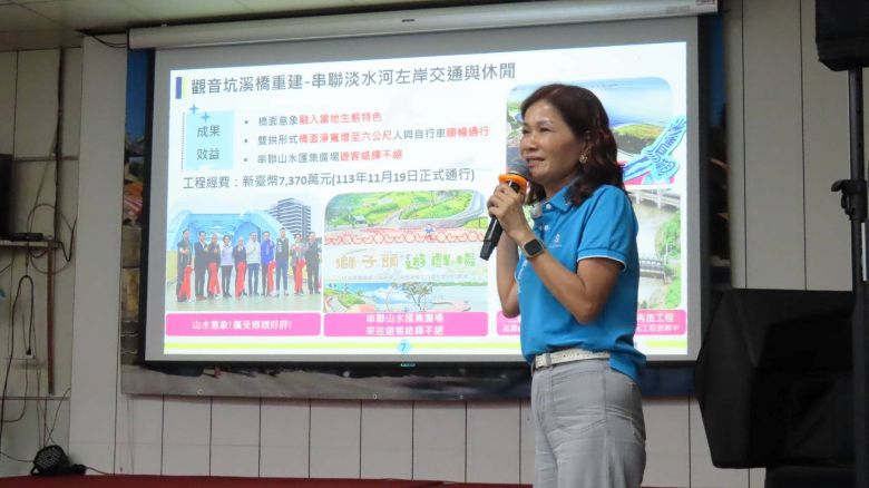 侯友宜赴五泰行動治理 緊盯橋梁建設、防汛整備 強化區域發展 14 《圖說》五股區長賴小萍進行區政成果簡報。〈民政局提供〉