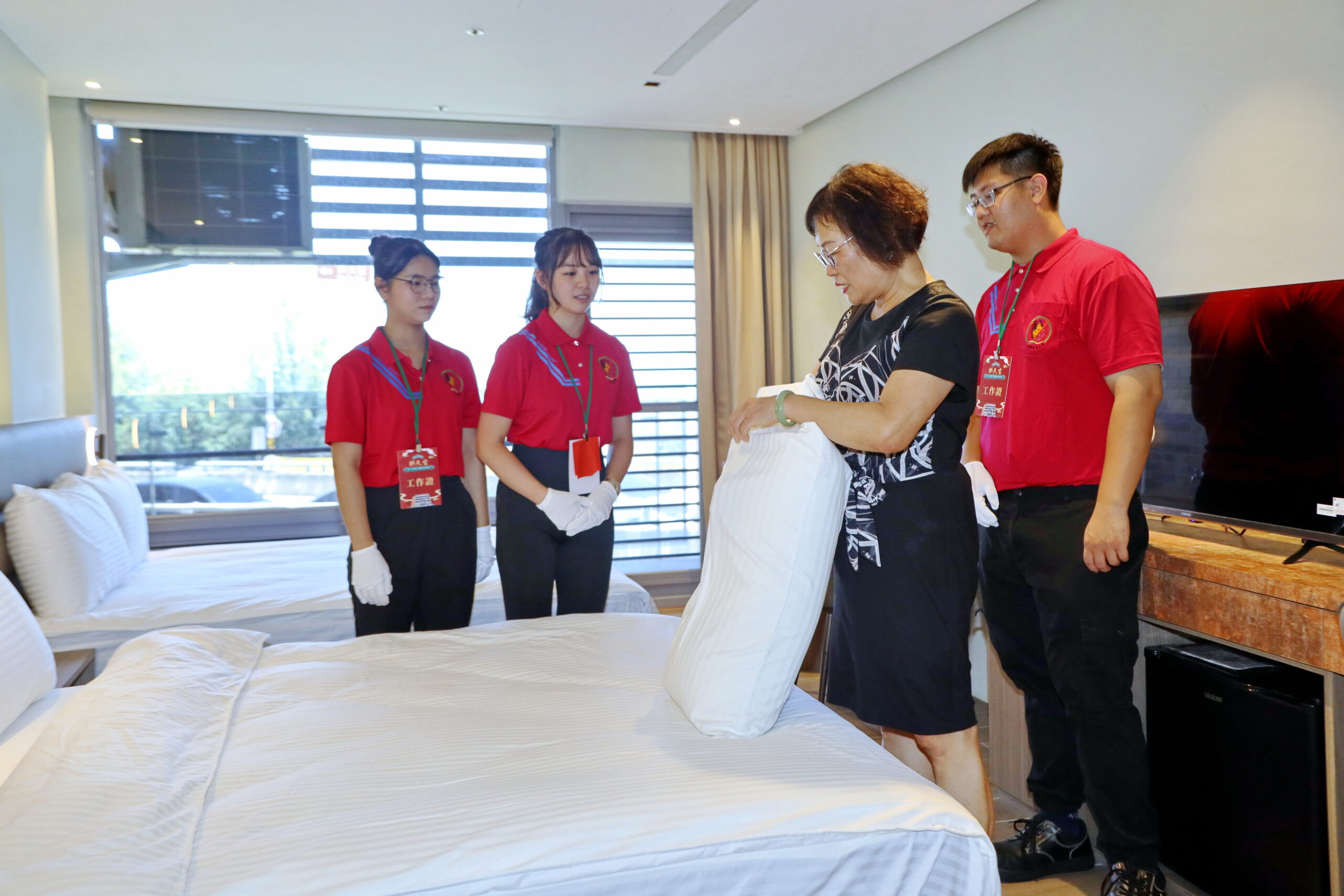 拱天宮第二香客大樓啟用營運 育達科大餐旅經營系打造宗教住宿服務示範基地 9 1%E8%82%B2%E9%81%94%E7%A7%91%E5%A4%A7CKM 5693 scaled