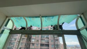 桃園市桃園區社區大樓外牆採光罩更換草皮舖設工程施工