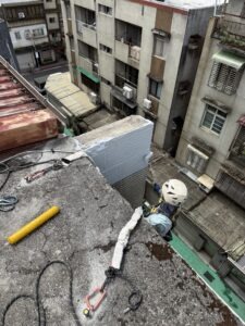 台北市大安區公寓外牆磁磚空心拆除露台防水工程施工