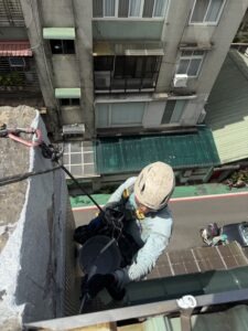 台北市大安區公寓外牆磁磚空心拆除露台防水工程施工